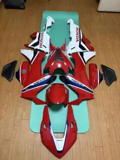 ホンダ CBR1000RR SP(SC77) グランプリレッド カウルセット - メルカリ