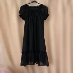 フリル付き黒ワンピース　キャサリンコテージ