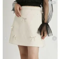 新品タグ付き　lilybrown リリーブラウン　ビジュー付きリボンスカート