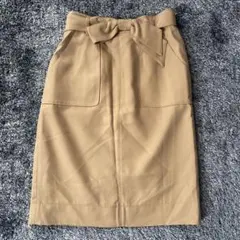 アプワイザー　ベージュ リボン付き タイトスカート ひざ丈