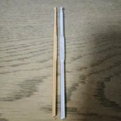 匿名配送　クローバー　ゴールドとホワイトのかぎ針2本