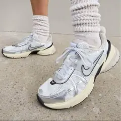 週末お値下げ！NIKE W V2K RUN 24.5 美品