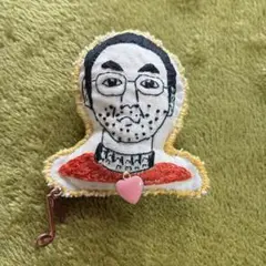 グループ魂 バイト君 ハンドメイド刺繍ブローチ ハート音符付き