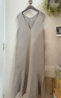 GU マーメイドジャンパードレス Sサイズ　BEIGE