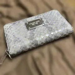 美品MICHAEL KORS ヘビ柄 長財布ラウンドファスナー