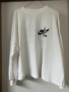 ロゴ入り　長袖　トレーナー　ホワイト