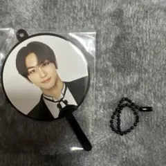 ジョンウォン　うちわ ENHYPEN WALK THE LINE うちわ 公式 ピケット ジョンウォン - メルカリ