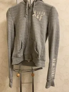 アバクロ　パーカー