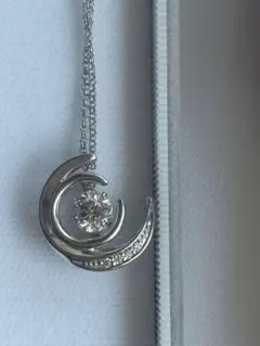 シルバー　ダンシングストーン　ネックレス