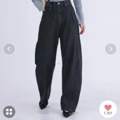 カーブデニムパンツ