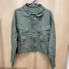 オリーブグリーン クロップド丈シャツ M ゆったり ミリタリーコーデ