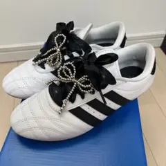 adidas リボンスニーカー ホワイト/ブラック