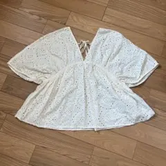 【ナノユニバース】コットン刺繍トップスのサムネイル