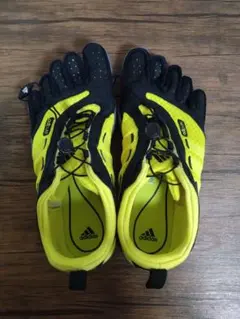 【土日限定お値下げ中】adidasアディダス　adipure　26cm　5本指