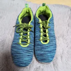 シューズ 青と緑