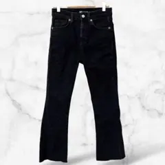 ザラ ブーツカットデニムパンツ 黒（M）美脚 春物 裾カットオフ コットン 下