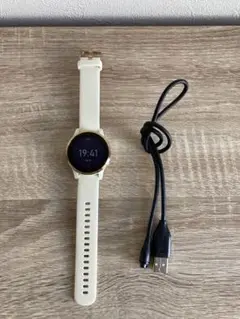 訳あり　GARMIN vivoactive 4s ホワイト