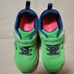 ★キッズ　運動靴　瞬足　20.0cm　濃い目の黄緑色 × ネイビー