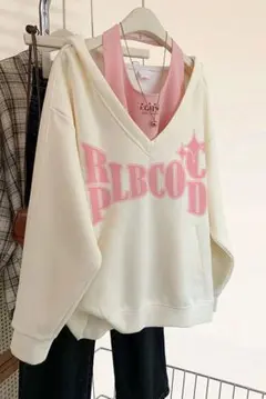 Vネック プリントロゴ スウェット