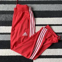 Adidas トラックパンツ　レッド