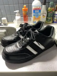 ブラック スニーカー 合成皮革