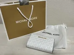 マイケルコース　二つ折り財布