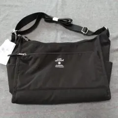 アネロ　グランデ　ショルダーバック　キャビン　黒　軽量　ポケット　ブラック