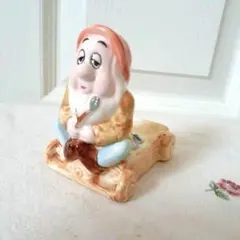 【美品】ディズニー白雪姫　7人の小人　陶器製ティーバッグ置き　 ヴィンテージのサムネイル