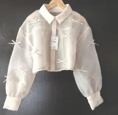 e m s ❨新品未使用❩ リボン装飾付きクリーム色 シフォンシャツ ボレロ