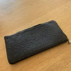 サロンドアルファード　財布
