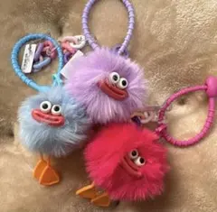 新品♡キーホルダー 水色 もふもふ　謎の生き物 リップモンスター モンスター