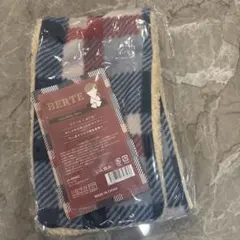 フリースネックウォーマー（紺と赤のチェック）