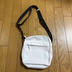 agnes b. ショルダーバッグ ホワイトのサムネイル
