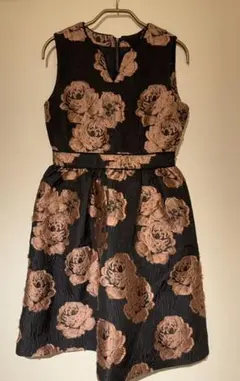 【大セール/美品】リリーブラウン　花柄ワンピース4,500