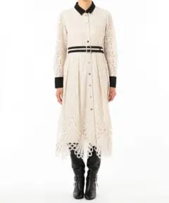 グレースコンチネンタル レース刺繍ドレス　ベージュ　ロングワンピース 金ボタン