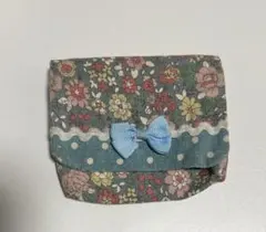 花柄移動ポケット 青いリボン付き