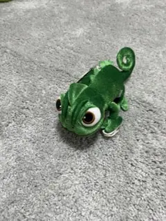 新品/未使用　ディズニー パスカル 肩のせ おまけ付　ラプンツェル