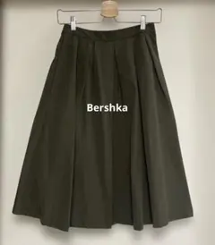 Bershka フレアスカート カーキ EUR34のサムネイル
