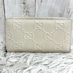 GUCCI GG エンボス ラウンドファスナー 長財布　ホワイト　エンボス加工