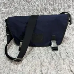 美品 コーチ ポイジャー フラップ ネイビー メッセンジャーバッグ 型押しレザーのサムネイル
