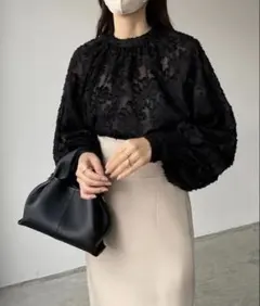 Louere シャギーパフスリーブブラウス ブラック