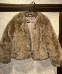 ベージュ フェイクファーショートジャケット