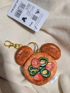 新品タグ　ディズニー　DISNEY　ミッキー　ベーカリー　ピザパン　キーホルダーのサムネイル