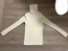 ホワイトリブ編み長袖ニット　ユニクロ　UNIQLO