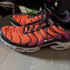 Nike Air Max Plus オレンジ/黒/紫