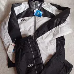 タグ付き　SSK セットアップ　ウインドブレーカー 白×黒 XOサイズ