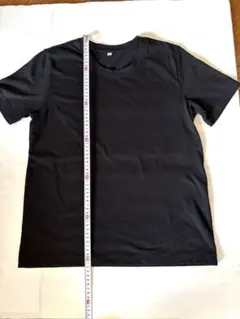 黒のTシャツ