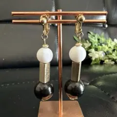 Item thumbnail for item 6c5f56af-f527-4579-824e-4fb872aac5cc