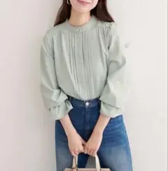 【美品】配色パイピングタックブラウス　natural coutureのサムネイル