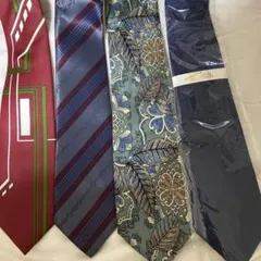 未使用に近い　ネクタイ4本セット（右　新品）
